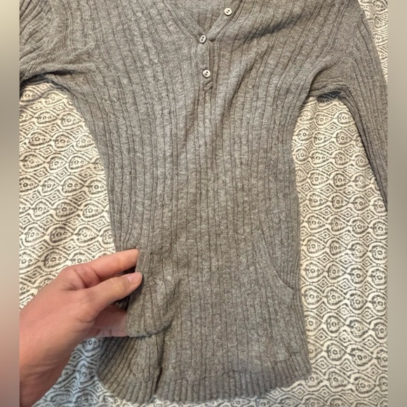 Lilu Gray V-Neck 100% Cotton Comfy Sweater - Picture 6 of 7